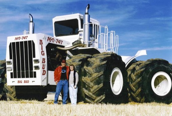 Big Bud traktor a farmáři